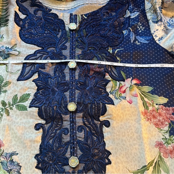 Pakistani Designer Sobia Nazir Silk outfit - Picture 3 of 8